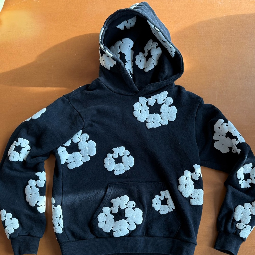Denim Tears -Black Hoodie with White Cotton Wreath pattern